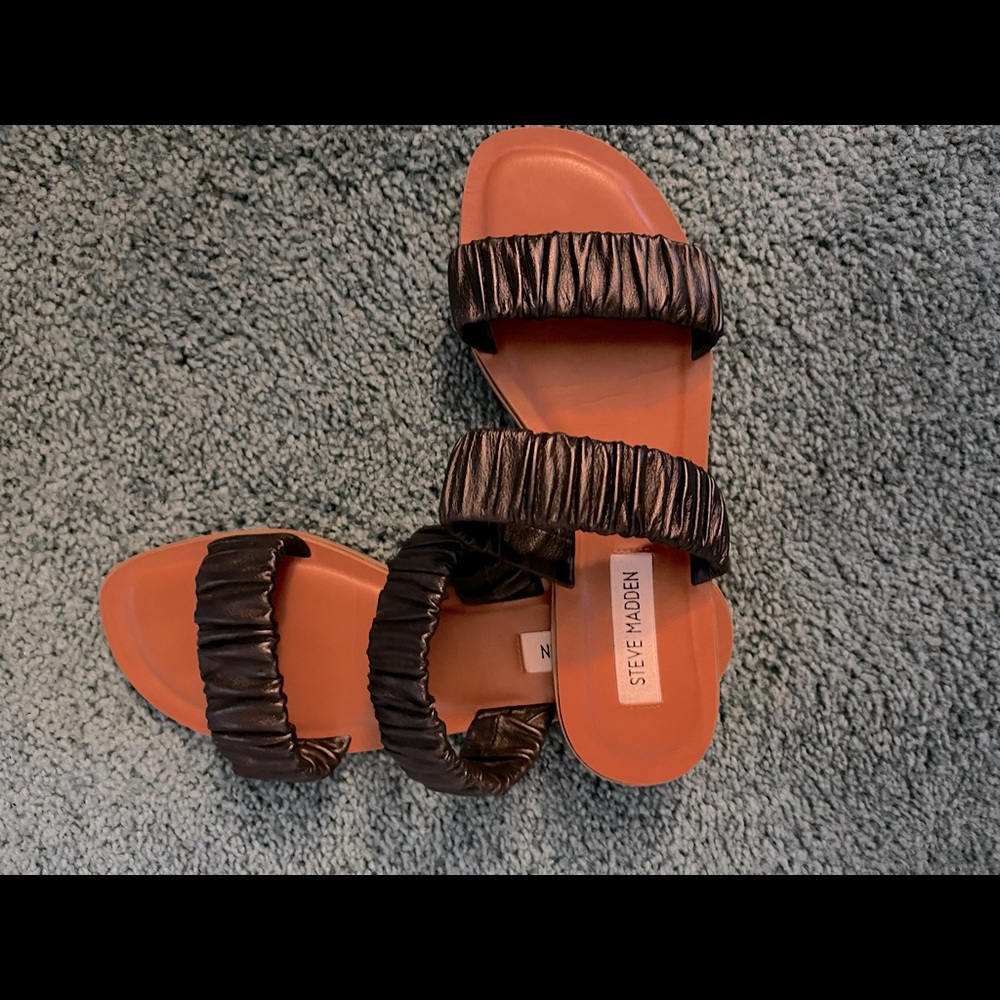 Steve Madden Black leather sandals size 7
